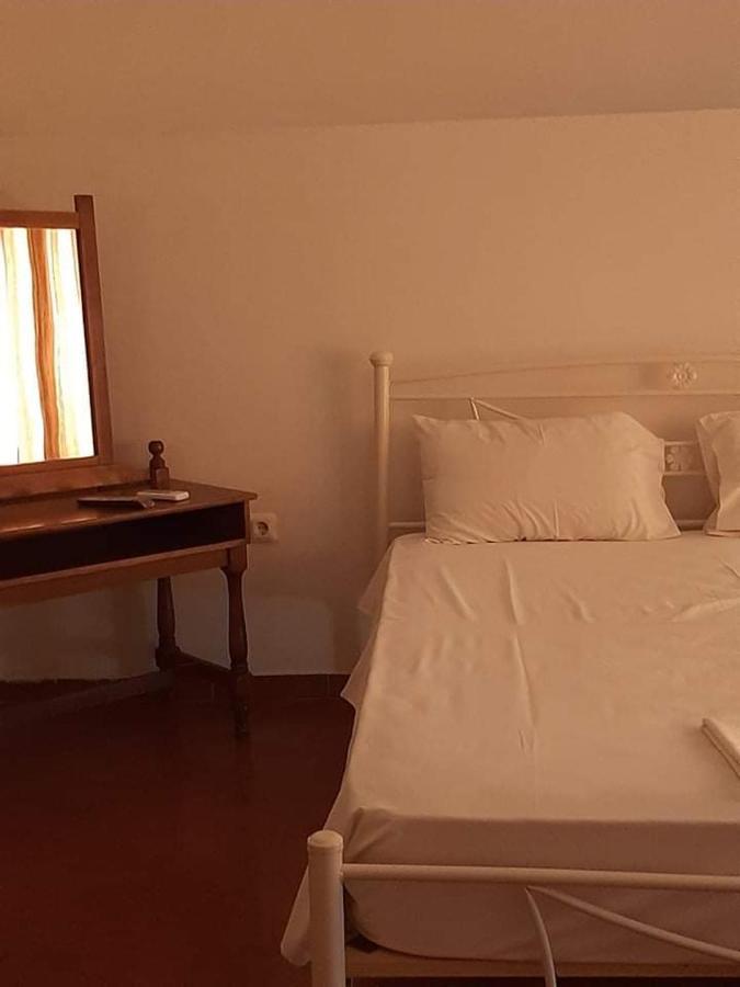 Atlantis Hotel Ermoupoli Buitenkant foto