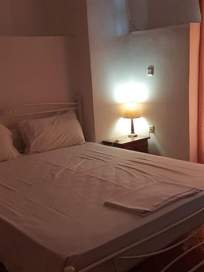 Atlantis Hotel Ermoupoli Buitenkant foto