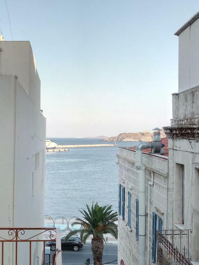 Atlantis Hotel Ermoupoli Buitenkant foto