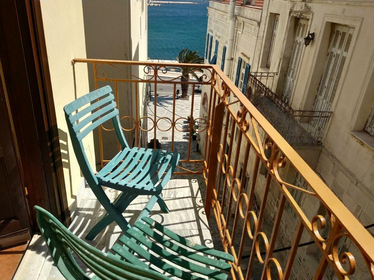 Atlantis Hotel Ermoupoli Buitenkant foto