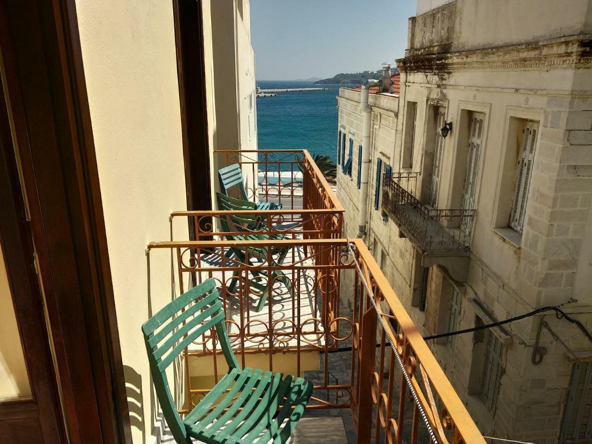 Atlantis Hotel Ermoupoli Buitenkant foto