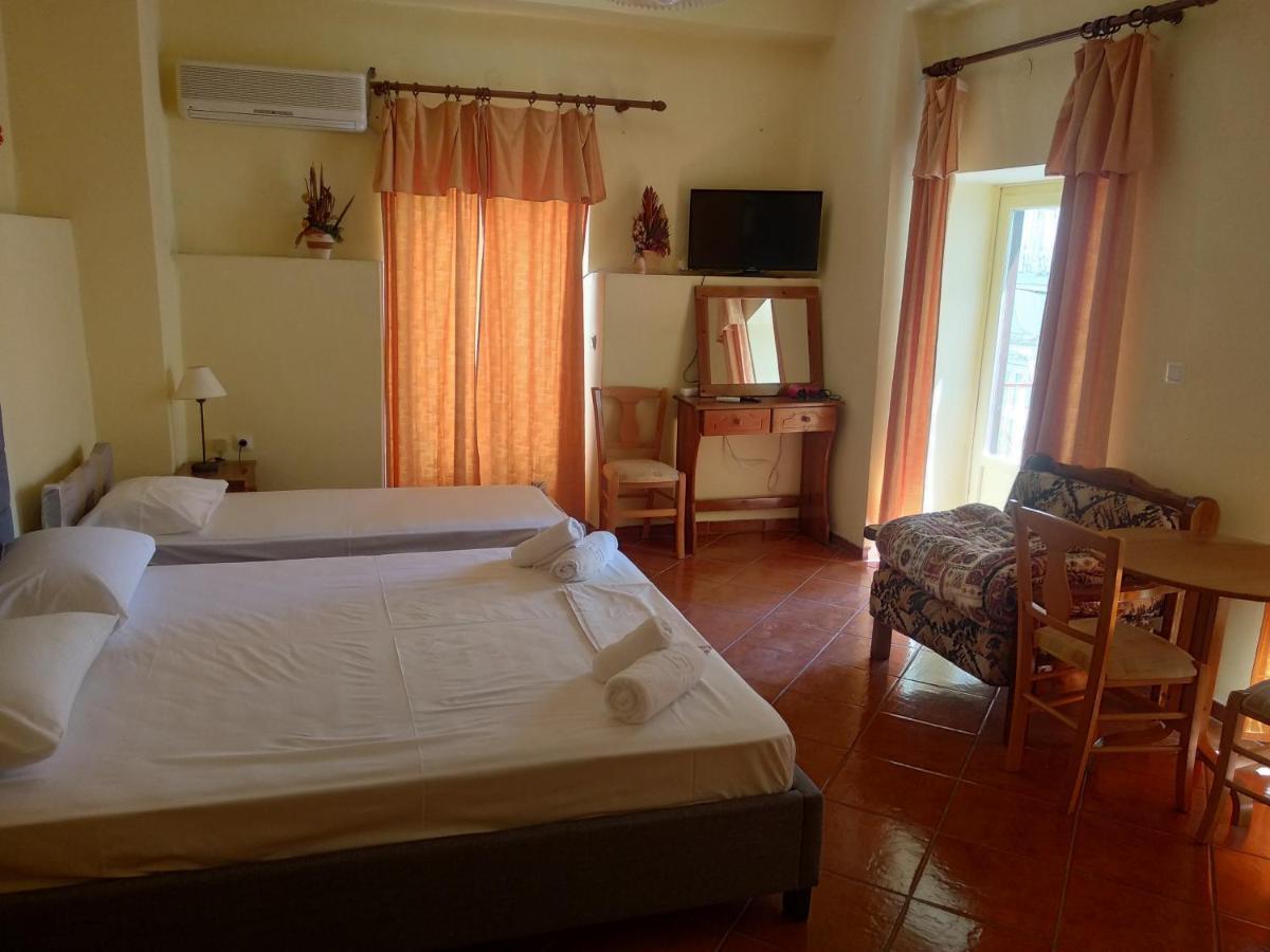 Atlantis Hotel Ermoupoli Buitenkant foto