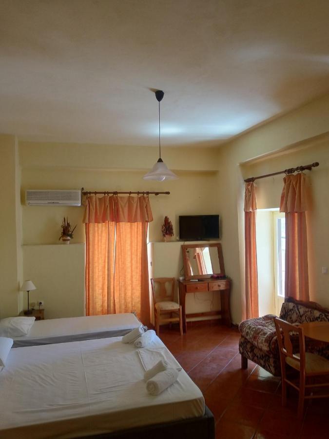 Atlantis Hotel Ermoupoli Buitenkant foto
